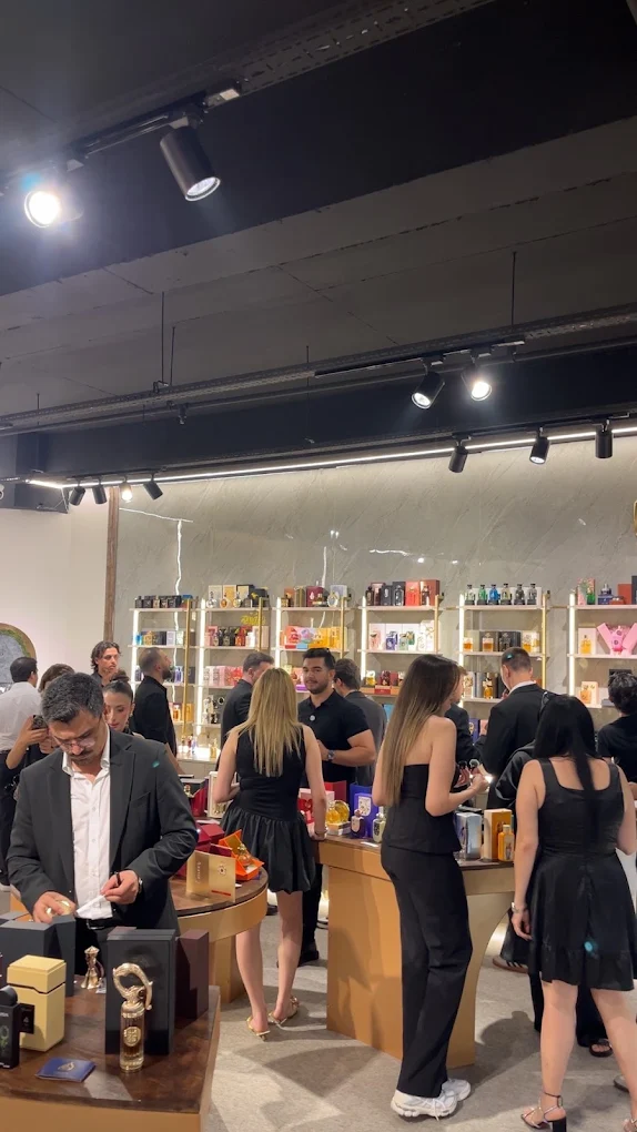 Luxury Parfum Gladius mağaza açılışı